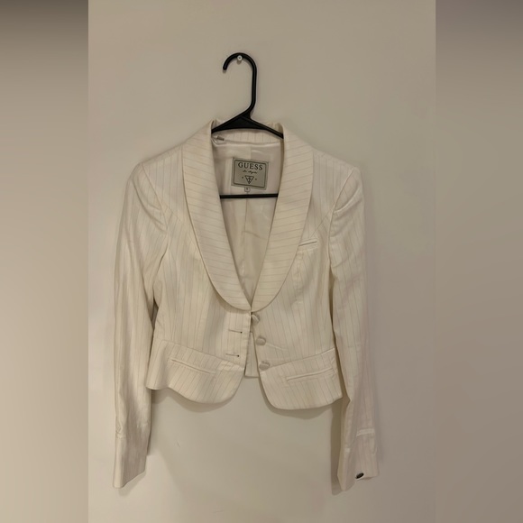 #cropblazer #guessblazer fits waist line prefect - Picture 1 of 4